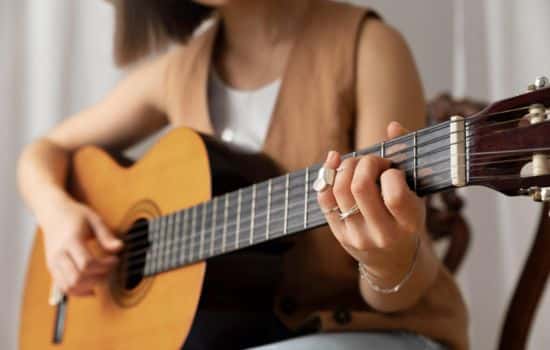 Convierte tu Casa en un Aula de Guitarra con Yousician